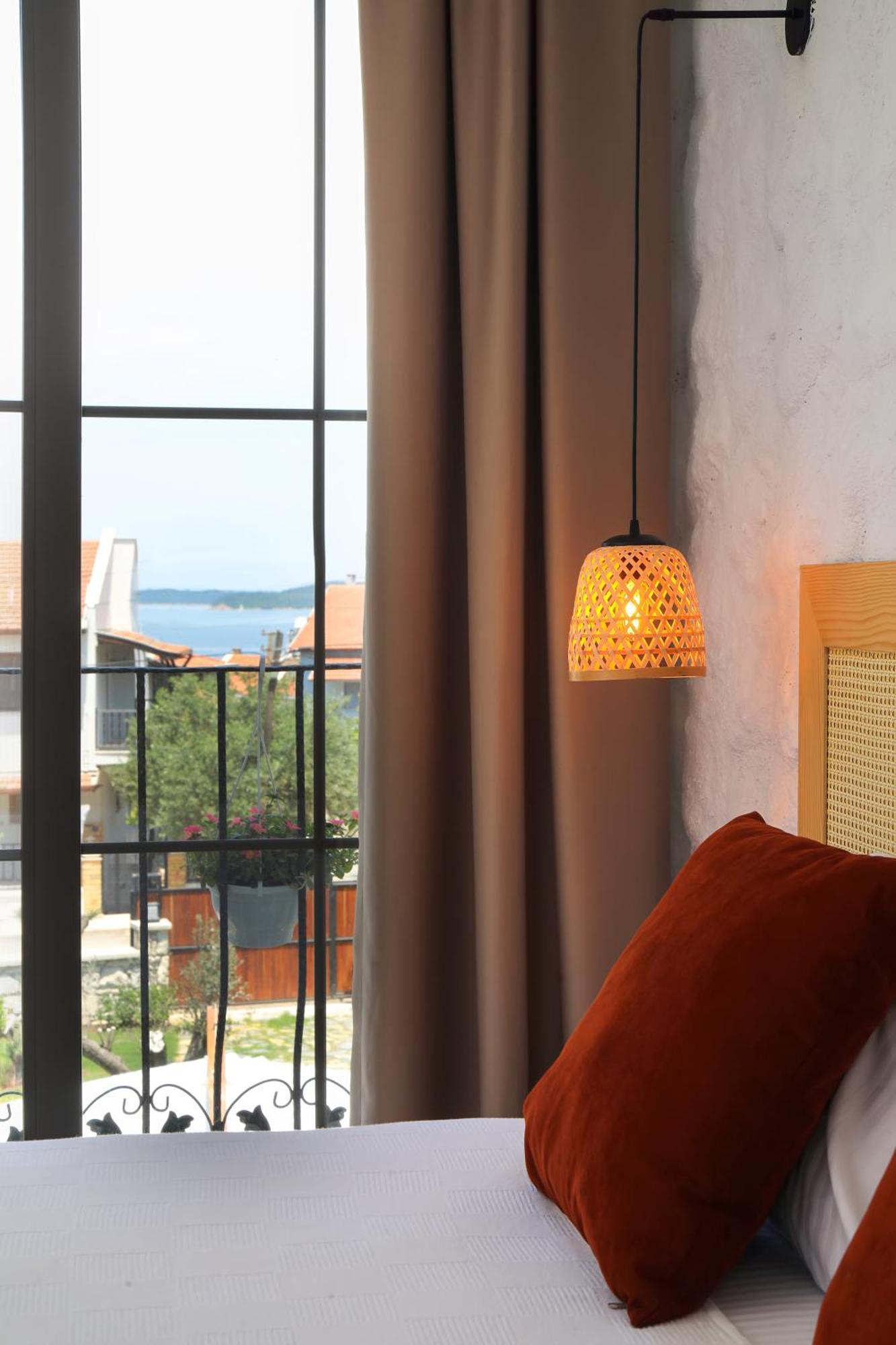 Huzurla Otel Измир Екстериор снимка